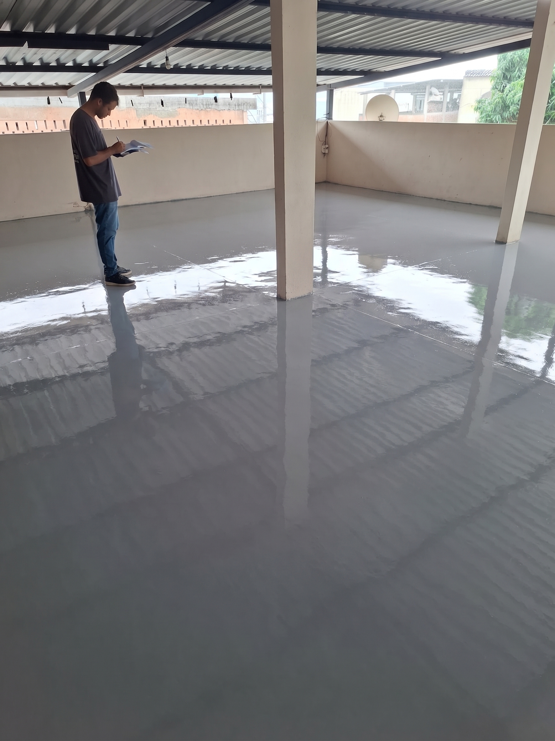 Simulação do piso de resina, Acabamento sob luz natural