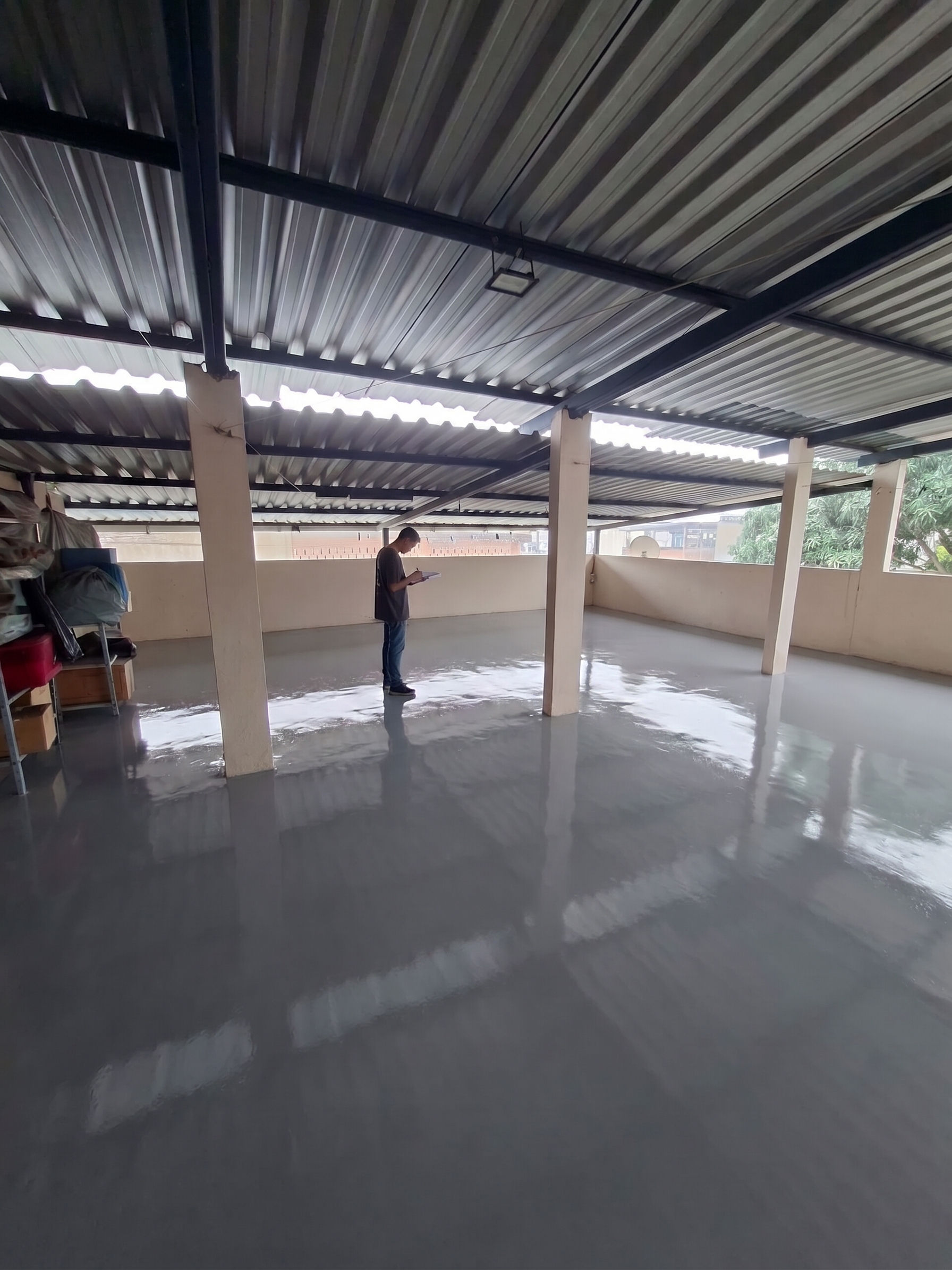 Simulação do piso de resina, Amplitude da área limpa e monolítica